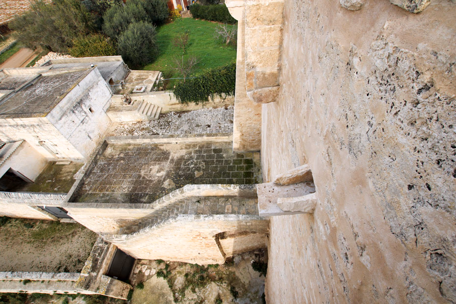 Vista dall'alto del terrazzo e del giardino retrostante
